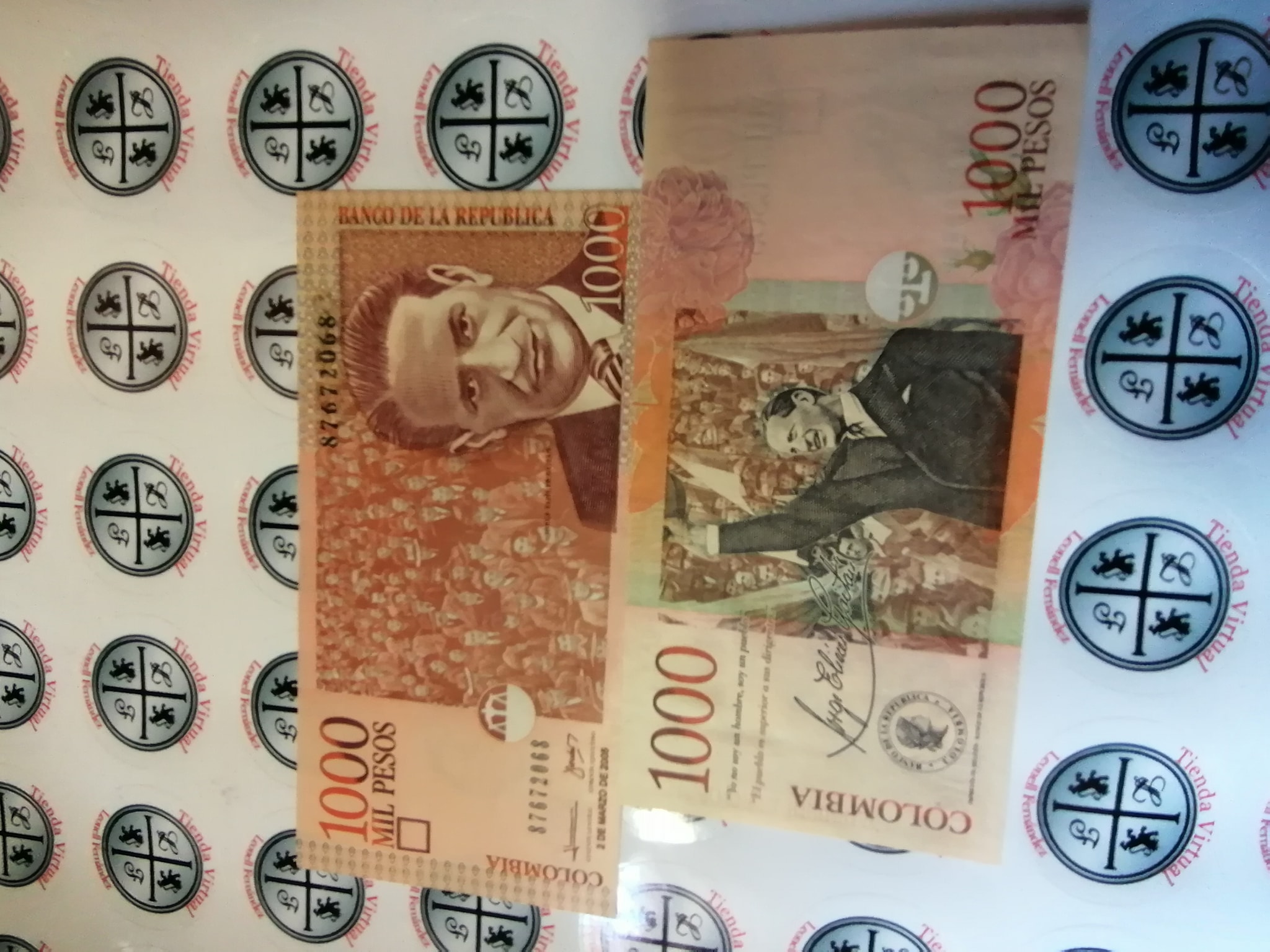 COLOMBIA mil pesos tamaño grande UNC escaso